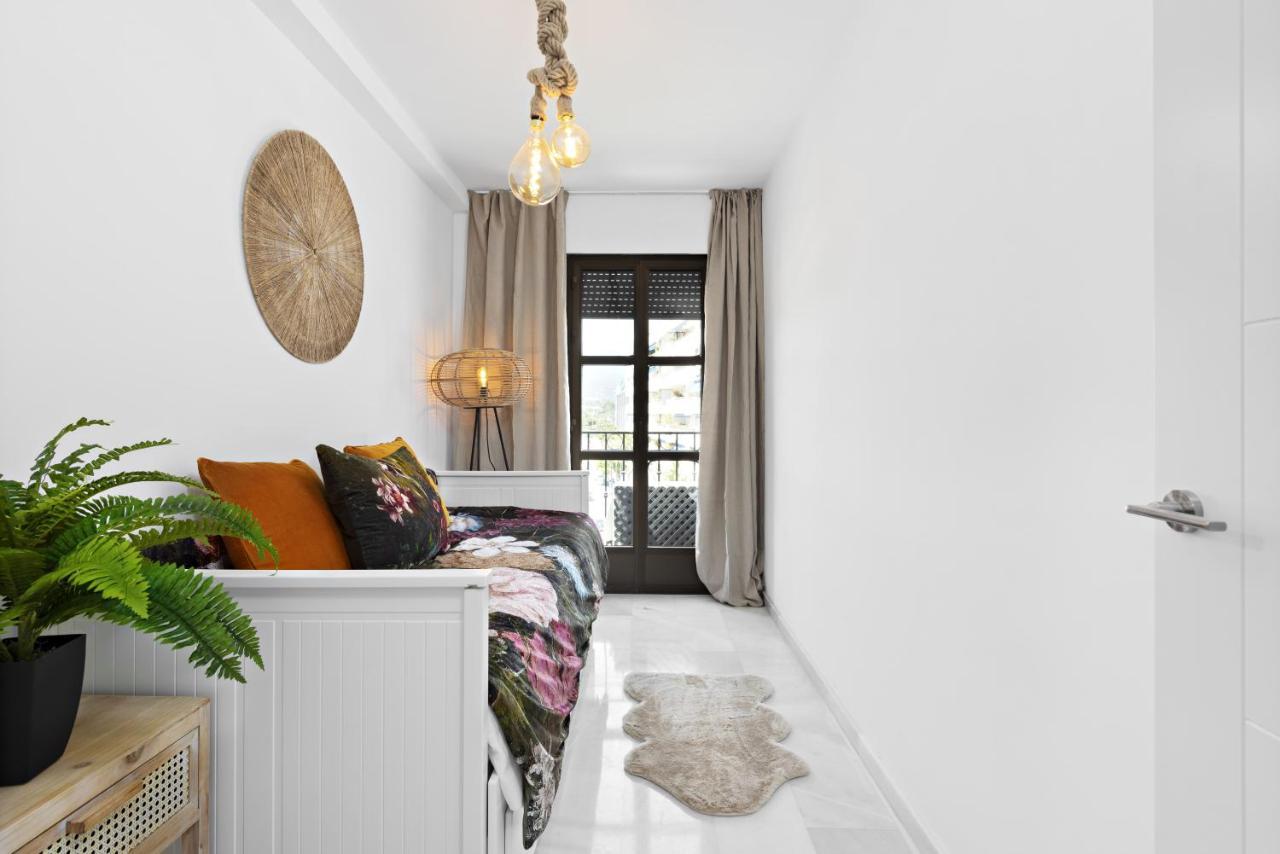 Two Bedroom Apartment In Puerto Banus With Terrace 马尔韦利亚 外观 照片