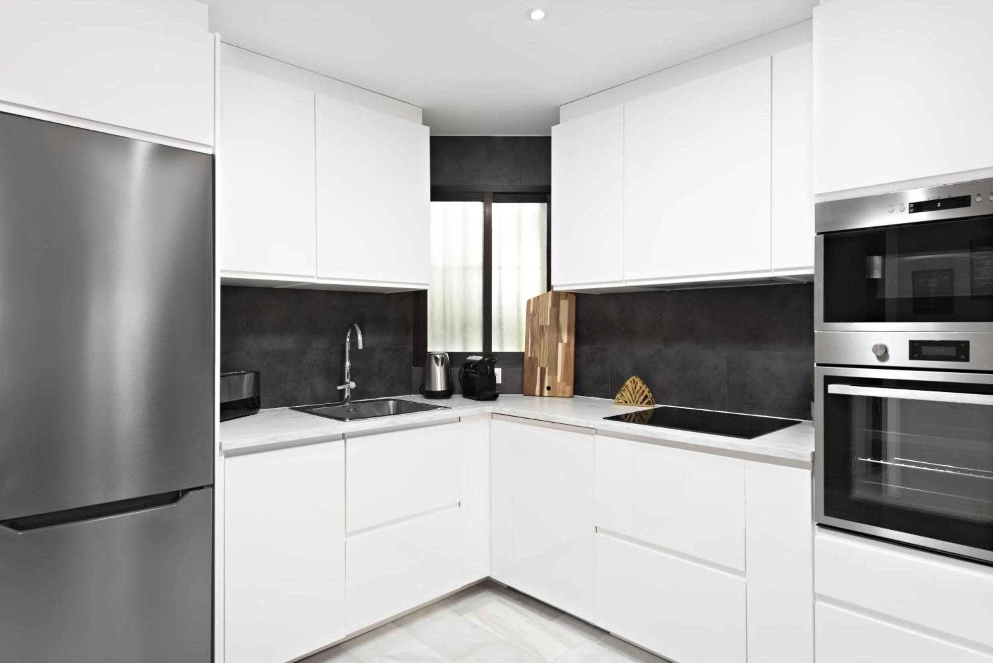Two Bedroom Apartment In Puerto Banus With Terrace 马尔韦利亚 外观 照片